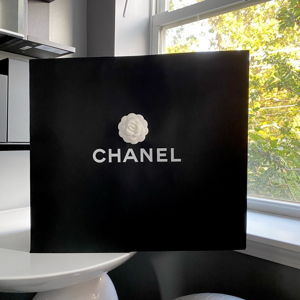 CHANEL shopping gift bag camellia and tissues